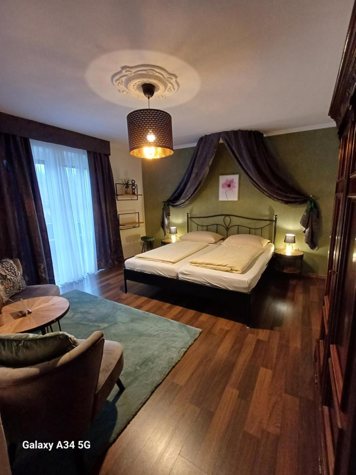 Haus Am Moos Bed and Breakfast Salzburg Eksteriør billede